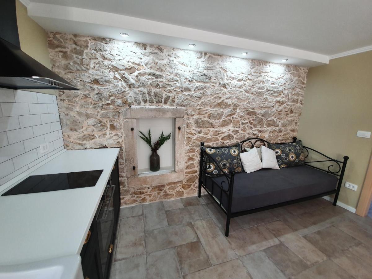 Apartamento Rustic House Diklo 20M From The Sea Zadar Exterior foto